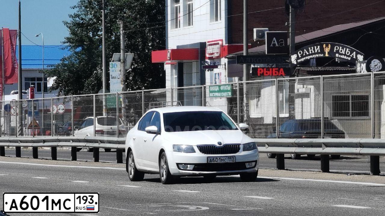 Фото автомобиля SKODA OCTAVIA, 2014 — госномер А601МС193. Цвет: Белый