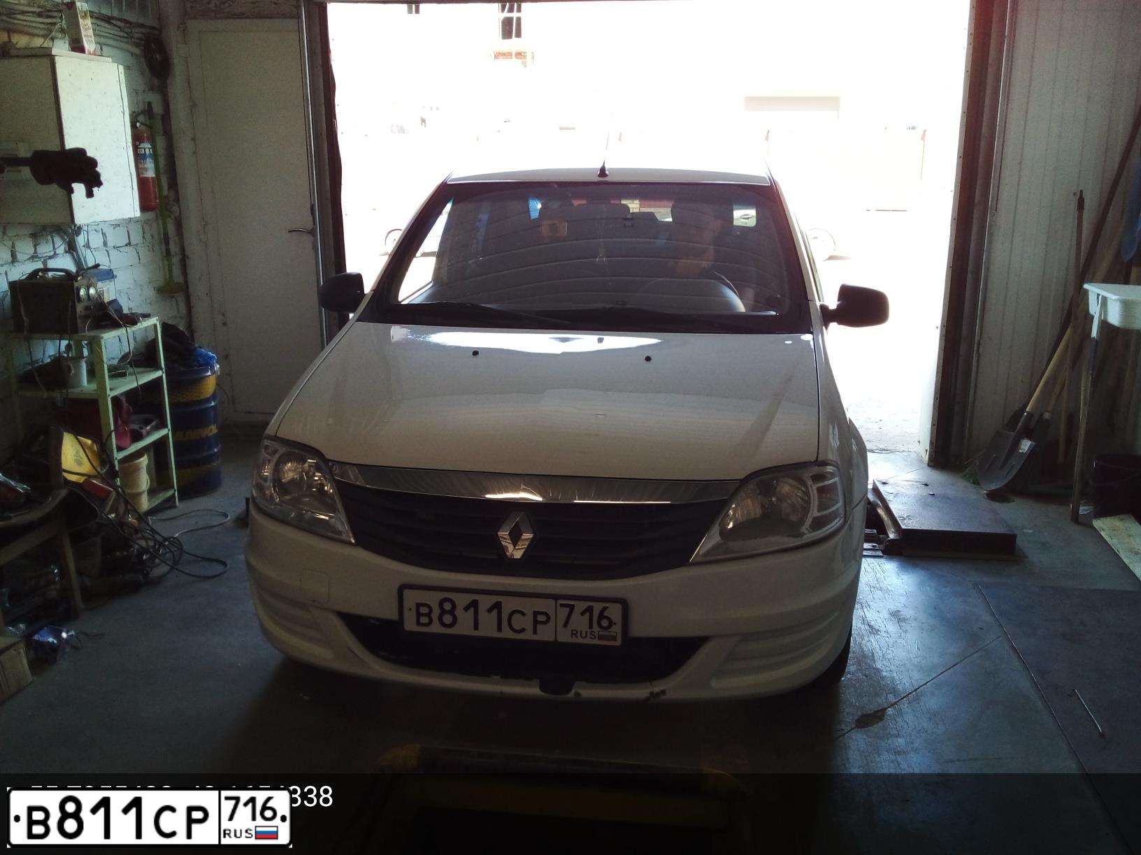 Фото автомобиля RENAULT LOGAN, 2011 — госномер В811СР716. Цвет: Белый