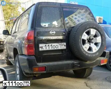 Фото автомобиля NISSAN PATROL, 2008 — госномер Р640КЕ125. Цвет: ЧЕРНЫЙ