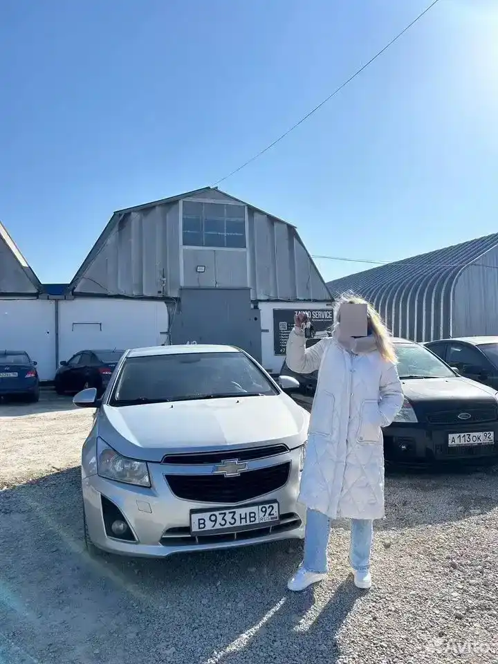 Фото автомобиля CHEVROLET CRUZE, 2012 — госномер В933НВ92. Цвет: СЕРЕБРИСТЫЙ МЕТАЛЛИК