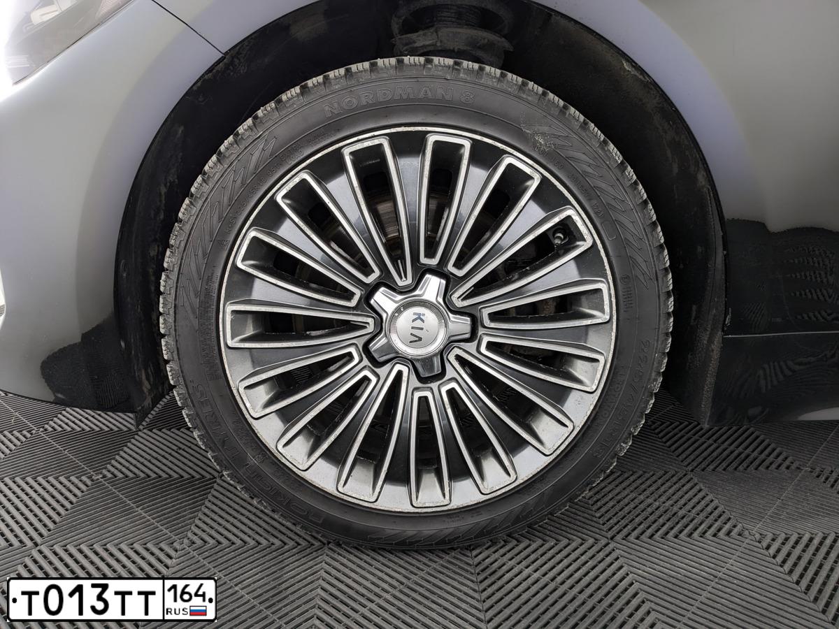 Фото автомобиля KIA STINGER, 2018 — госномер Т013ТТ164. Цвет: ЧЕРНЫЙ