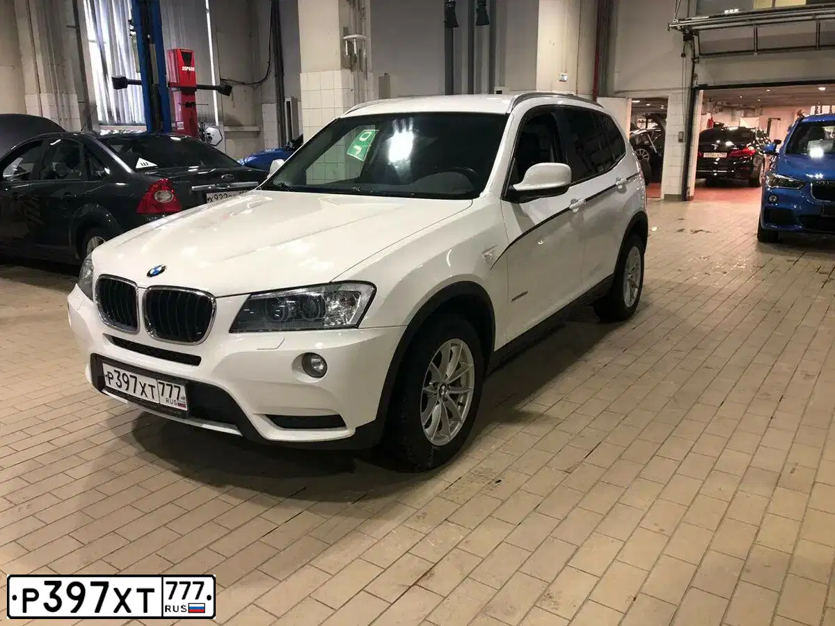 Фото автомобиля BMW X3, 2013 — госномер С309НР799. Цвет: БЕЛЫЙ