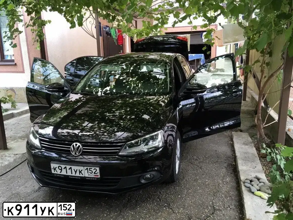 Фото автомобиля VOLKSWAGEN JETTA, 2012 — госномер В915УМ12. Цвет: ЧЕРНЫЙ