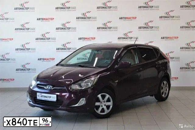 Фото автомобиля HYUNDAI SOLARIS, 2012 — госномер Х840ТЕ96. Цвет: ФИОЛЕТОВЫЙ