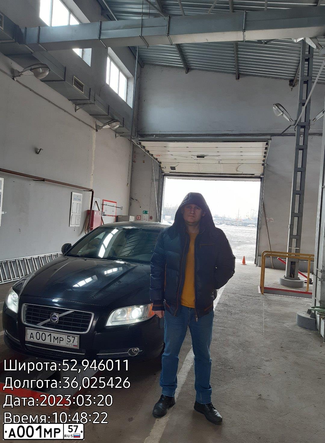 Фото автомобиля VOLVO S80, 2008 — госномер А001МР57. Цвет: ЧЕРНЫЙ