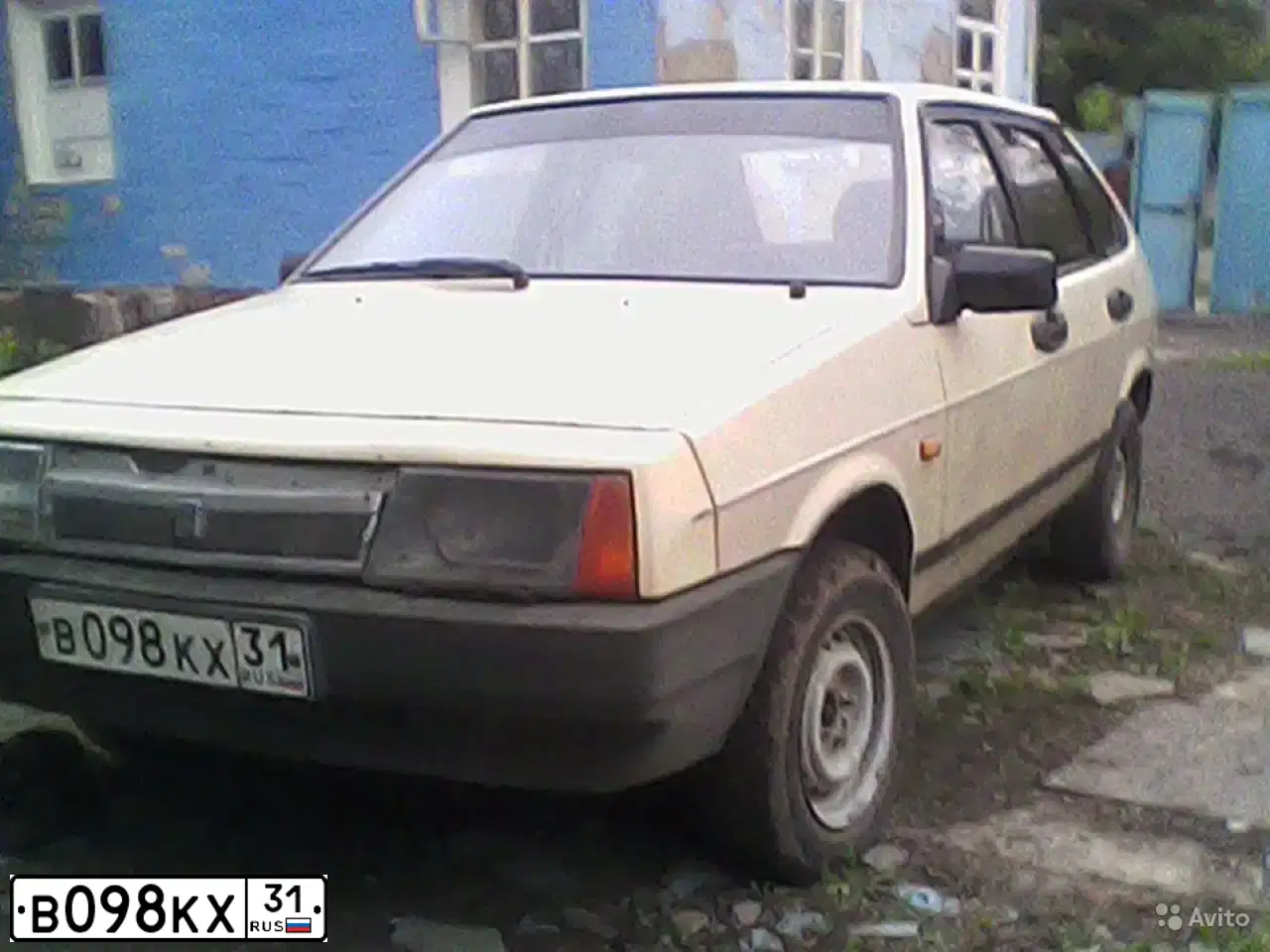 Фото автомобиля LADA 2109 SAMARA, 1990 — госномер В098КХ31. Цвет: СВЕТЛО-БЕЖЕВЫЙ