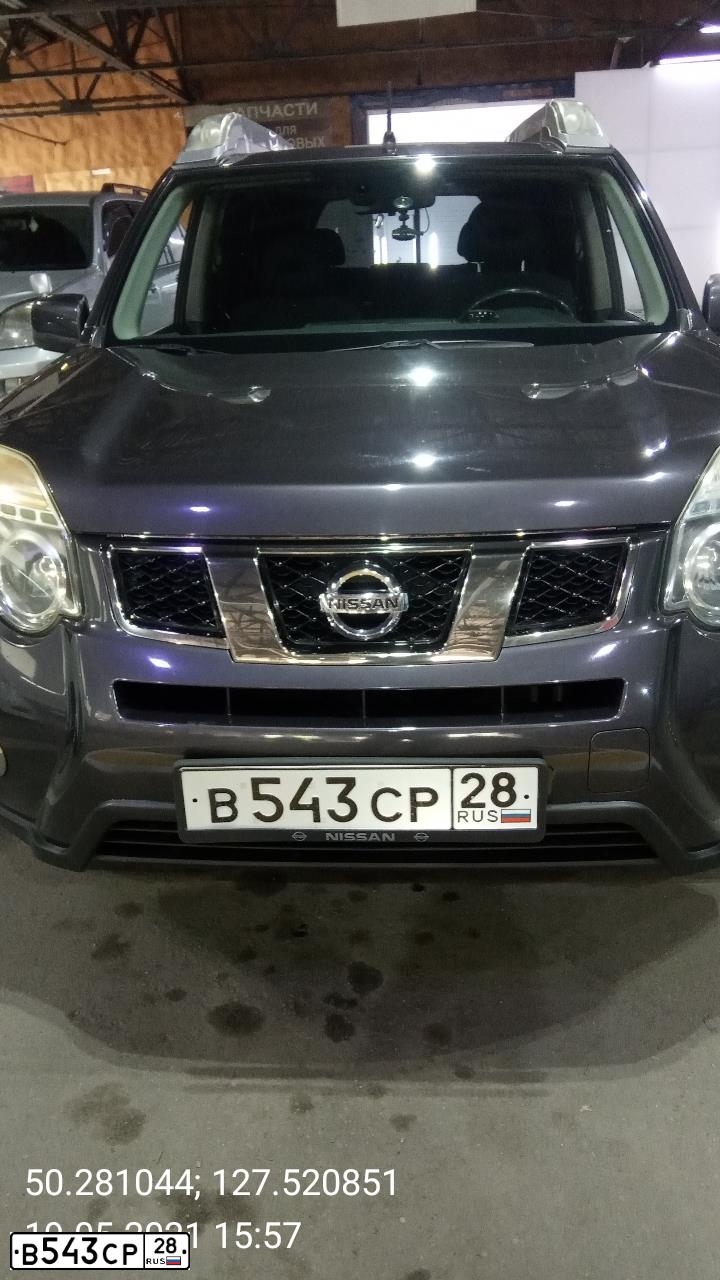 Фото автомобиля NISSAN X-TRAIL, 2011 — госномер В543СР28. Цвет: СЕРО-СИРЕНЕВЫЙ