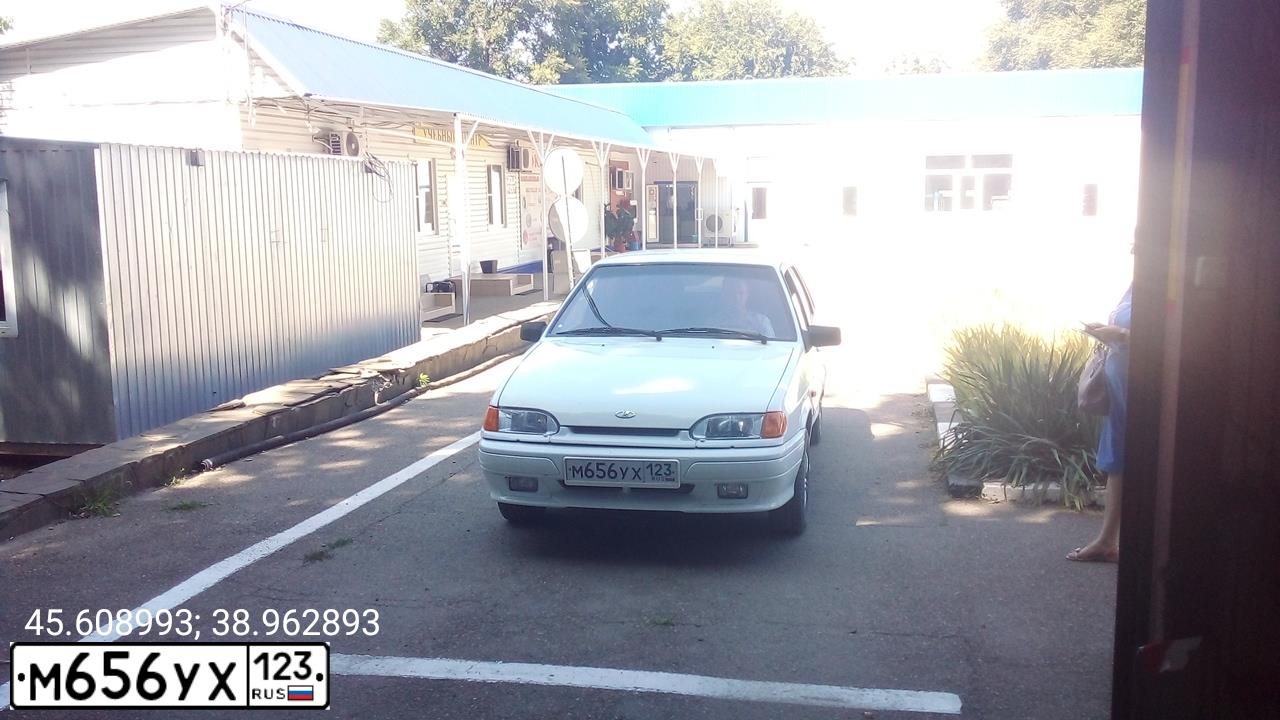 Фото автомобиля LADA 2115 SAMARA, 2011 — госномер М656УХ123. Цвет: Белый