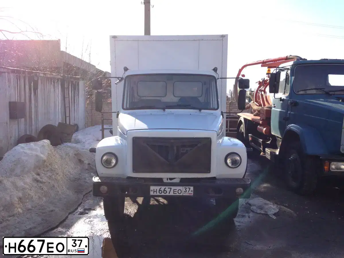 Фото автомобиля GAZ Z 3307, 2010 — госномер Н667ЕО37. Цвет: Белый