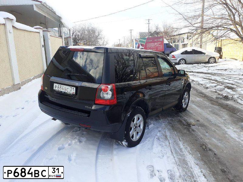 Фото автомобиля LANDROVER FREELANDER, 2010 — госномер Р684ВС31. Цвет: ЧЕРНЫЙ