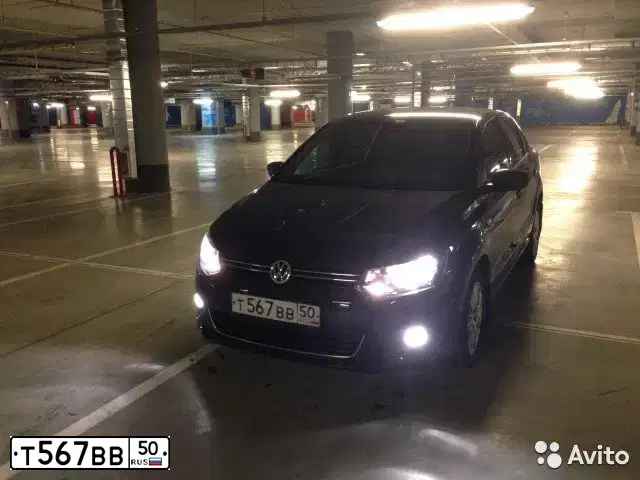 Фото автомобиля VOLKSWAGEN POLO, 2011 — госномер М218СК190. Цвет: СЕРЫЙ