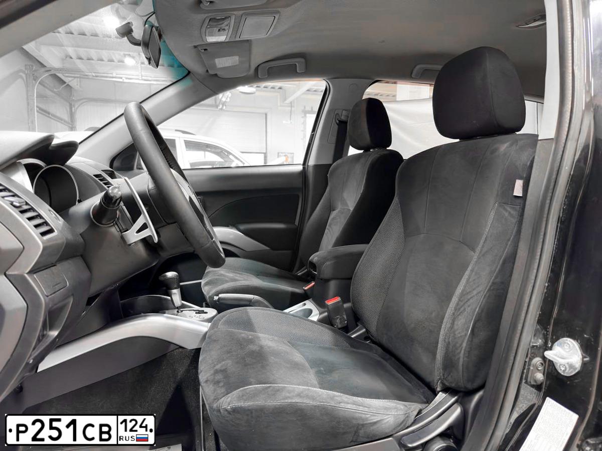 Фото автомобиля MITSUBISHI OUTLANDER, 2007 — госномер Р331ТХ124. Цвет: ЧЕРНЫЙ