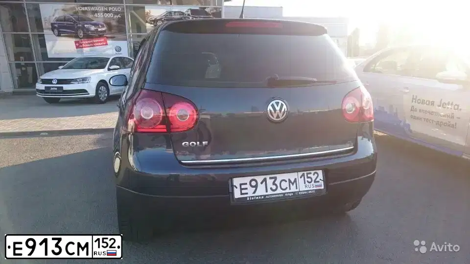 Фото автомобиля VOLKSWAGEN GOLF, 2008 — госномер О462ОО152. Цвет: Темно-синий