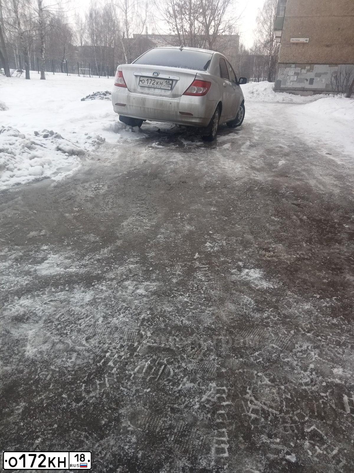 Фото автомобиля BYD F3, 2008 — госномер О172КН18. Цвет: СЕРЫЙ