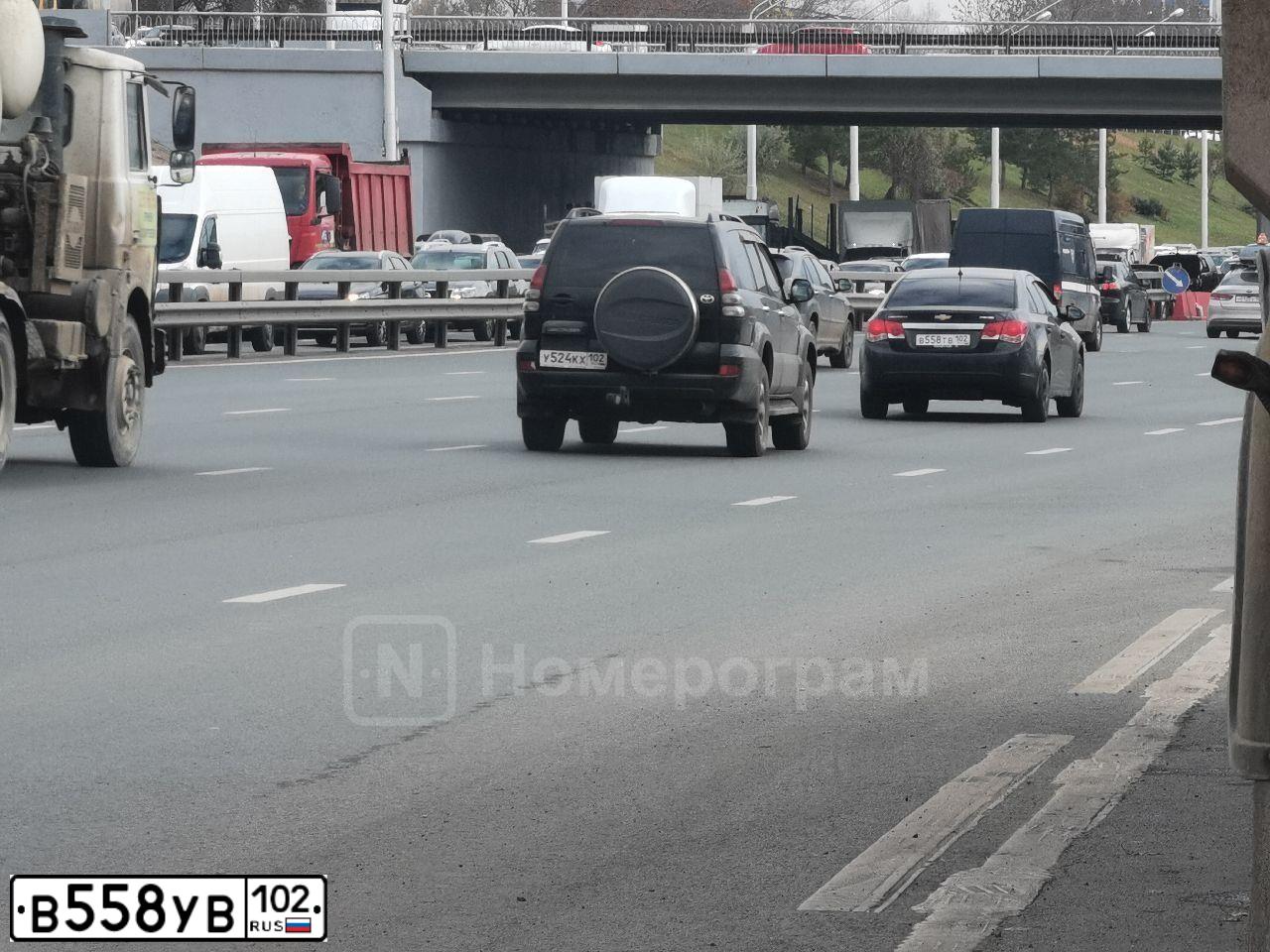 Фото автомобиля LADA 2107, 1997 — госномер В558УВ102. Цвет: БАКЛАЖАН