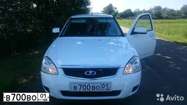 Фото автомобиля TOYOTA CAMRY, 2015 — госномер Н003АА123. Цвет: Белый
