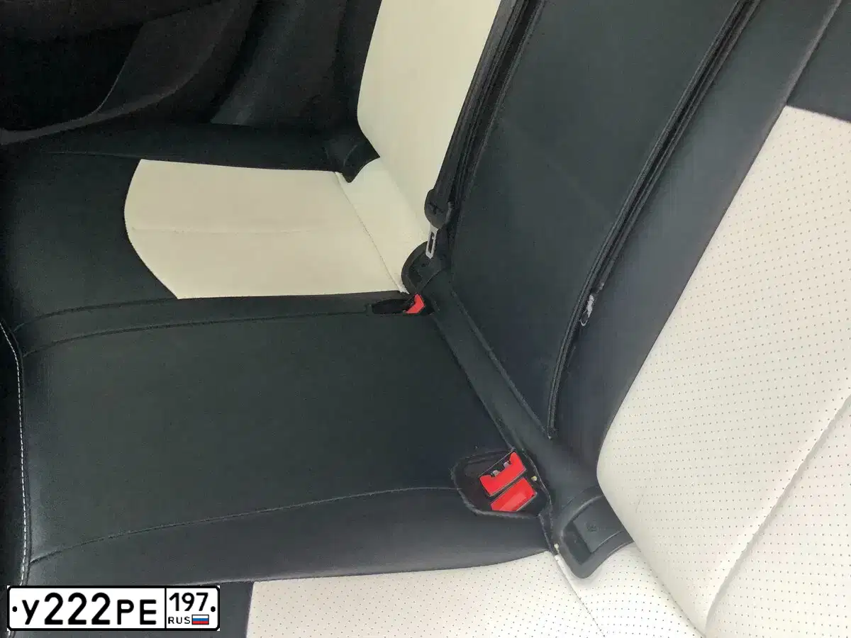 Фото автомобиля SKODA OCTAVIA, 2012 — госномер У222РЕ197. Цвет: БЕЛЫЙ