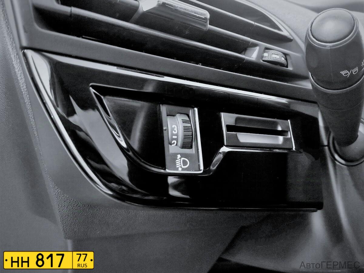 Фото автомобиля CITROEN C4 PICASSO, 2017 — госномер Р388ЕЕ977. Цвет: Белый