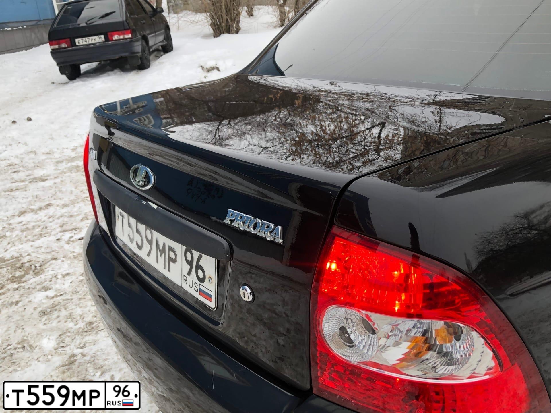 Фото автомобиля LADA 2170 PRIORA, 2011 — госномер Е642СР186. Цвет: Сине-Черный
