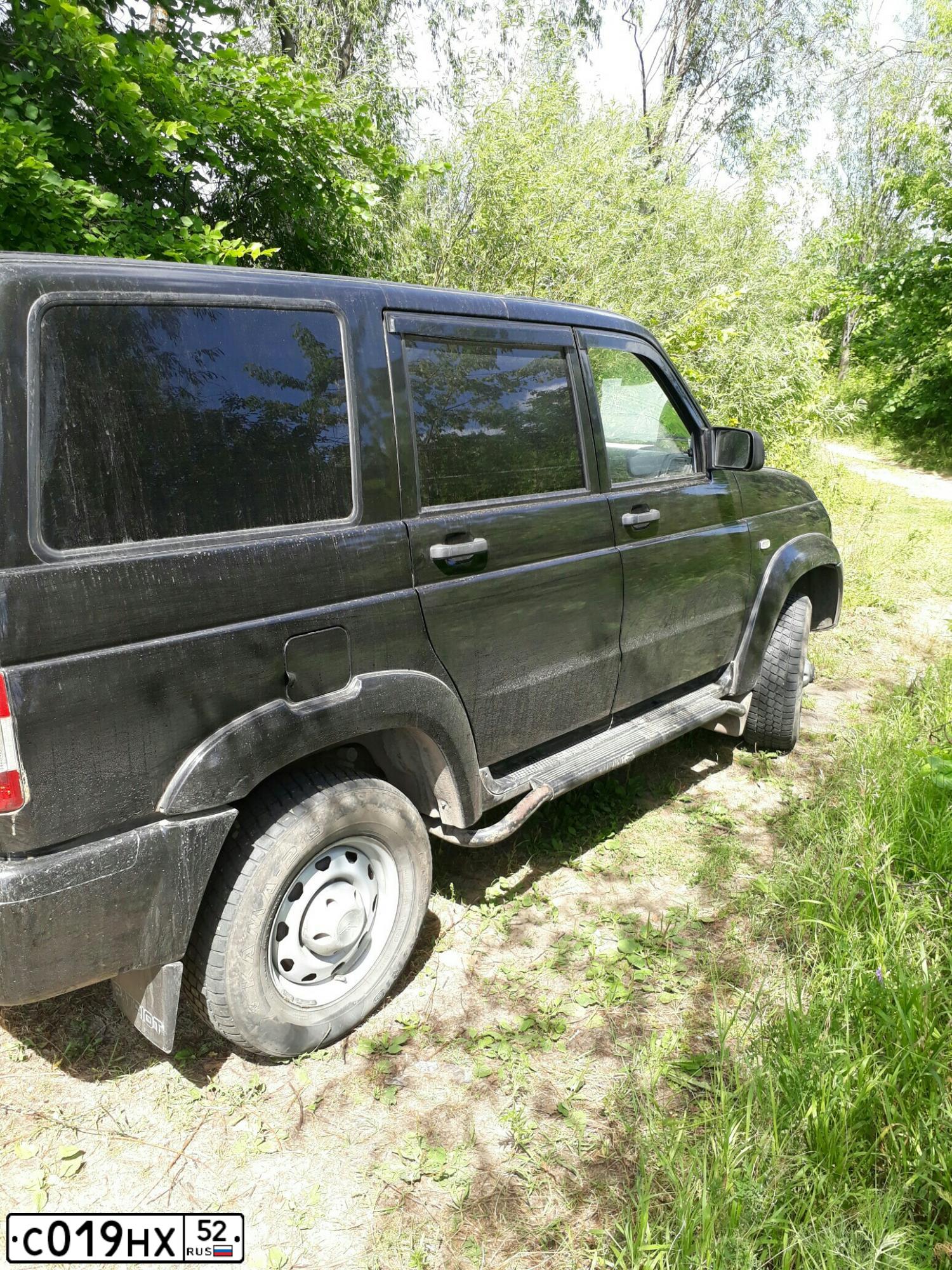 Фото автомобиля UAZ 3163 PATRIOT, 2012 — госномер Р888МА152. Цвет: ЧЕРНЫЙ