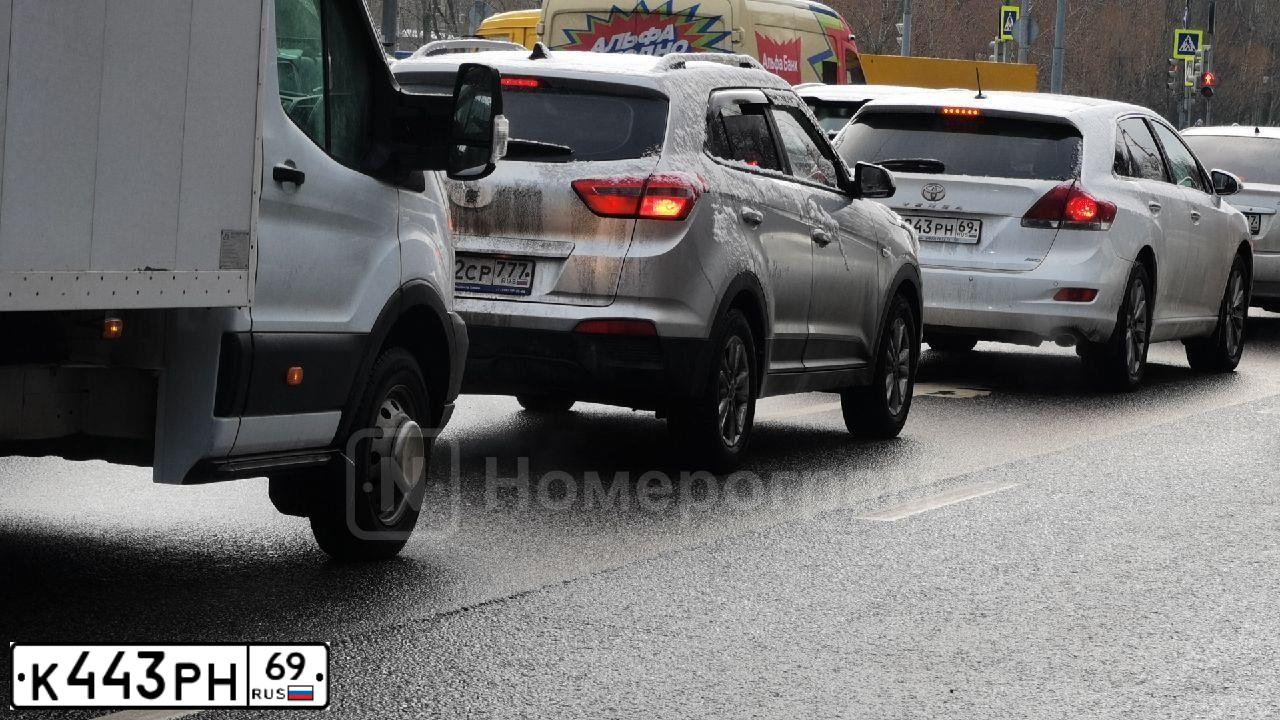 Фото автомобиля HYUNDAI SOLARIS, 2013 — госномер Н867ОО75. Цвет: БЕЖЕВО-СЕРЫЙ