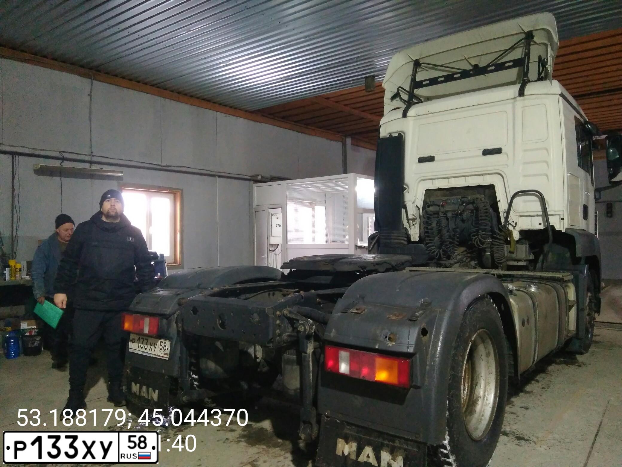 Фото автомобиля MAN TGS 19.XXX /4X2/, 2012 — госномер Р133ХУ58. Цвет: Белый