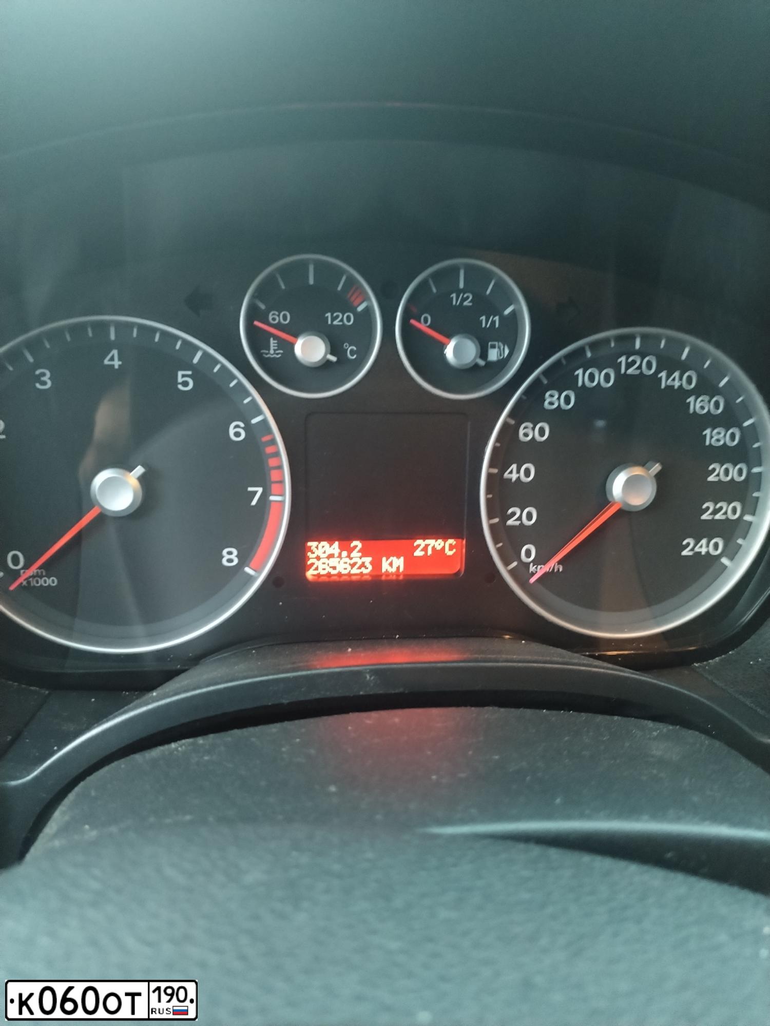 Фото автомобиля FORD FOCUS, 2007 — госномер К060ОТ190. Цвет: СЕРЫЙ ТЕМНЫЙ