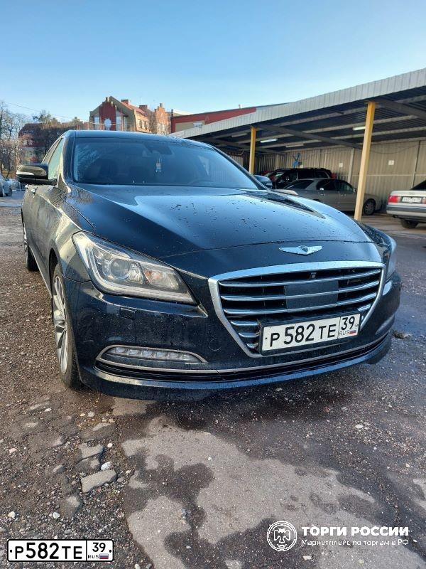 Фото автомобиля HYUNDAI GENESIS, 2015 — госномер Р582ТЕ39. Цвет: ЧЕРНЫЙ