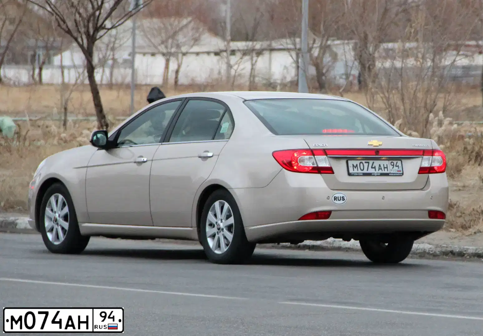 Фото автомобиля CHEVROLET EPICA, 2011 — госномер А226УА190. Цвет: БЕЖЕВЫЙ