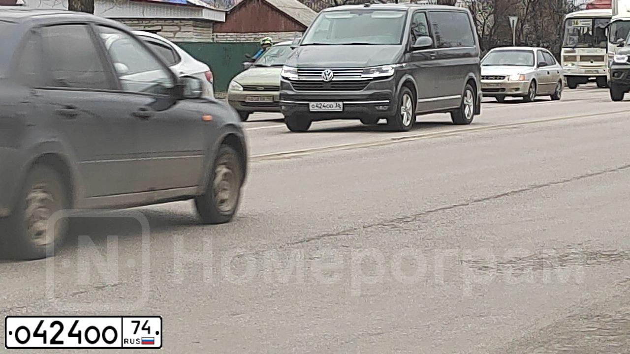 Фото автомобиля ТОЙОТА ЛАНД КРУЗЕР 200, 2015 — госномер В555ЕТ774. Цвет: ЧЕРНЫЙ
