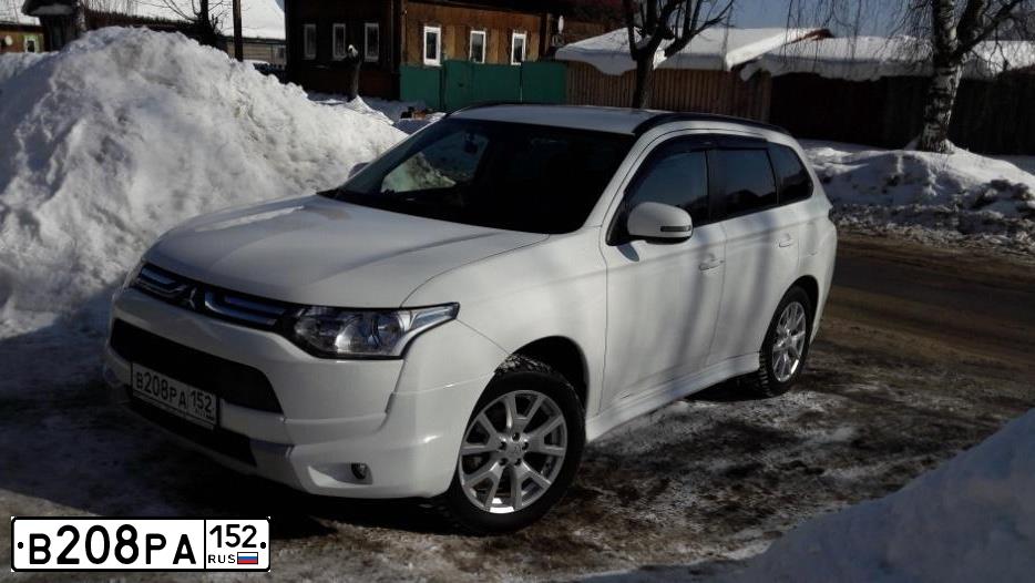 Фото автомобиля MITSUBISHI LANCER, 2010 — госномер В208РА152. Цвет: СЕРЫЙ