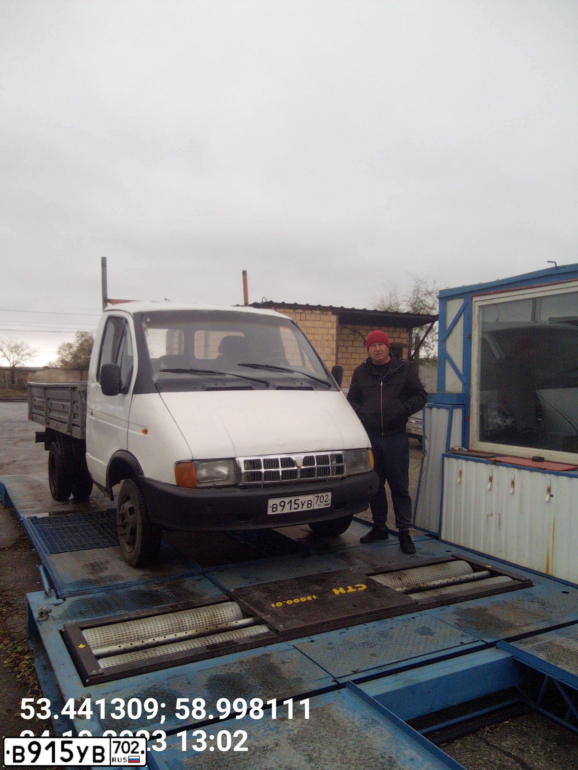 Фото автомобиля GAZ 3302 GAZEL, 1998 — госномер В915УВ702. Цвет: СЕРО-БЕЛЫЙ
