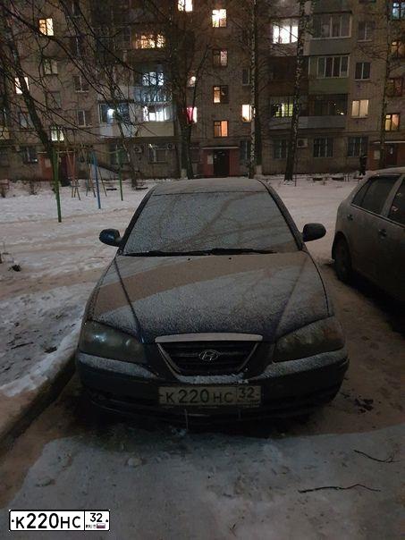 Фото автомобиля HYUNDAI I ELANTRA, 2004 — госномер О228НК32. Цвет: СИНИЙ(ТЕМНО-СИНИЙ)