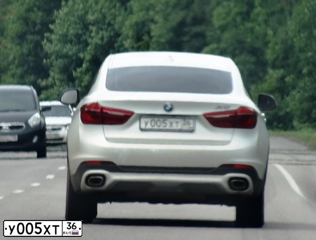 Фото автомобиля BMW X6, 2017 — госномер У005ХТ36. Цвет: БЕЛЫЙ