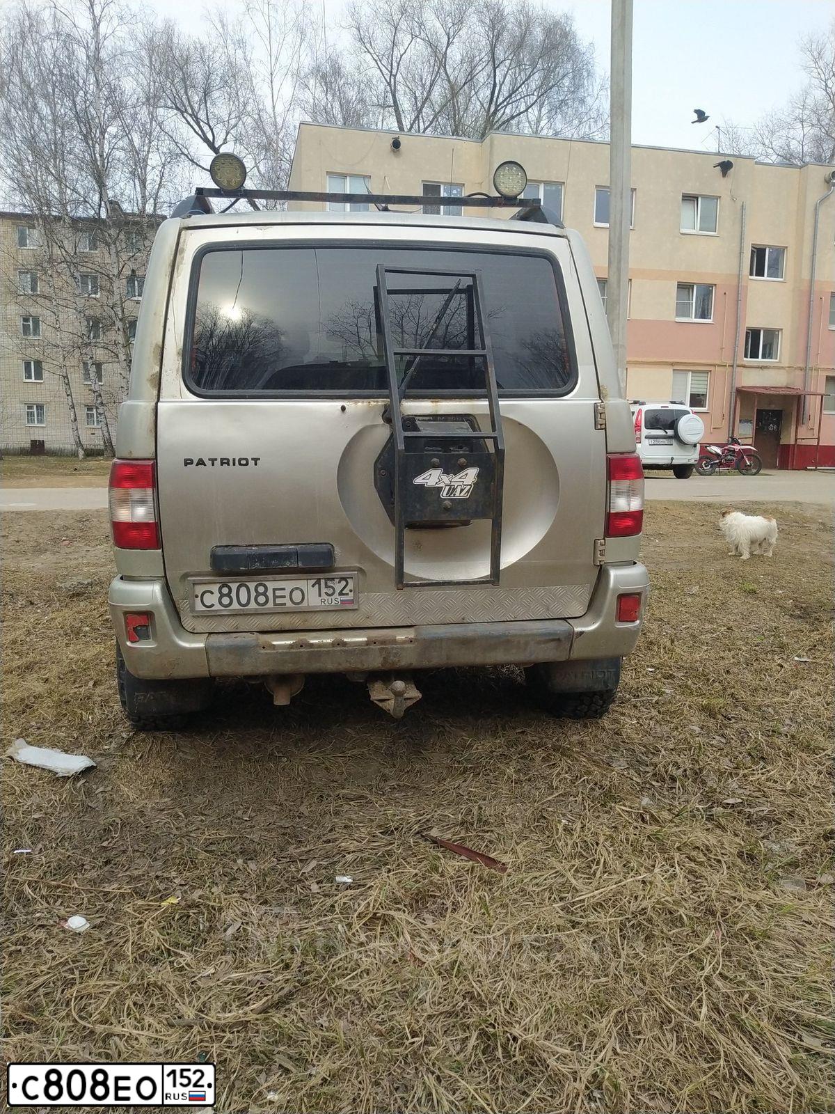 Фото автомобиля UAZ 3163 PATRIOT, 2010 — госномер С808ЕО152. Цвет: БЕЖЕВЫЙ