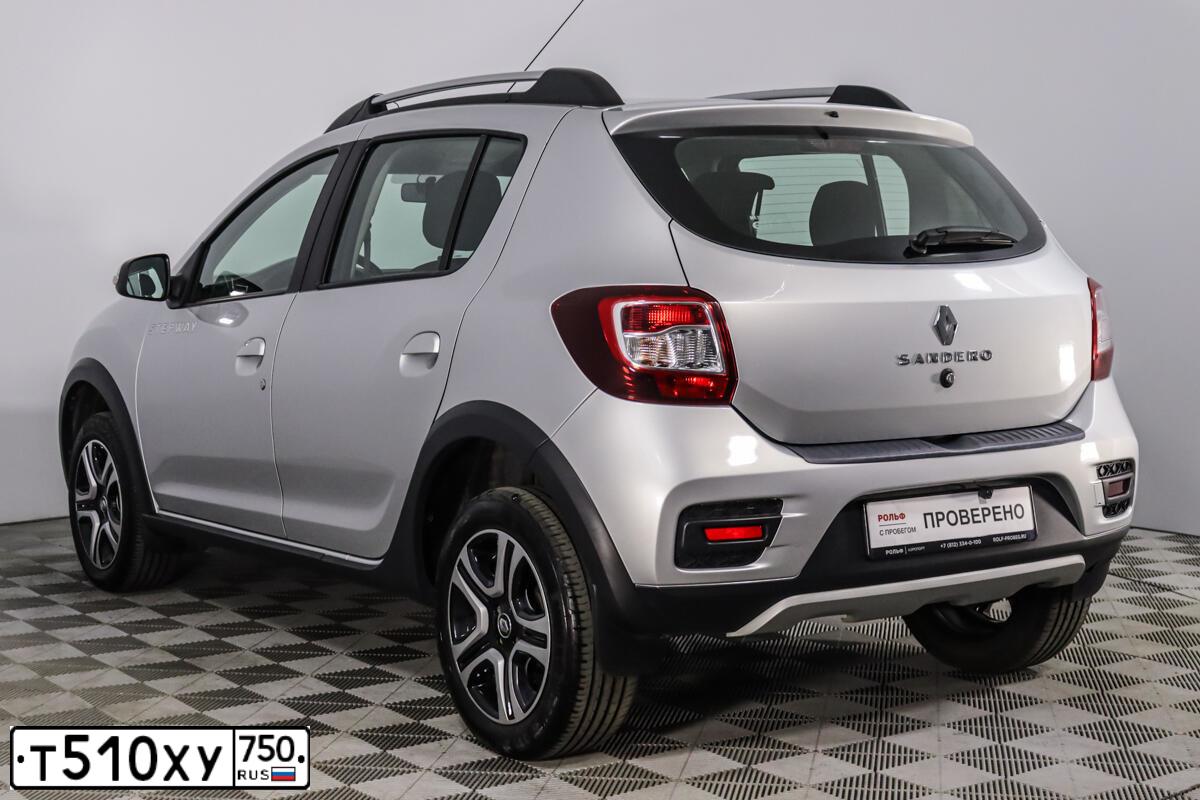 Фото автомобиля RENAULT SANDERO, 2019 — госномер Т050РМ198. Цвет: СЕРЫЙ