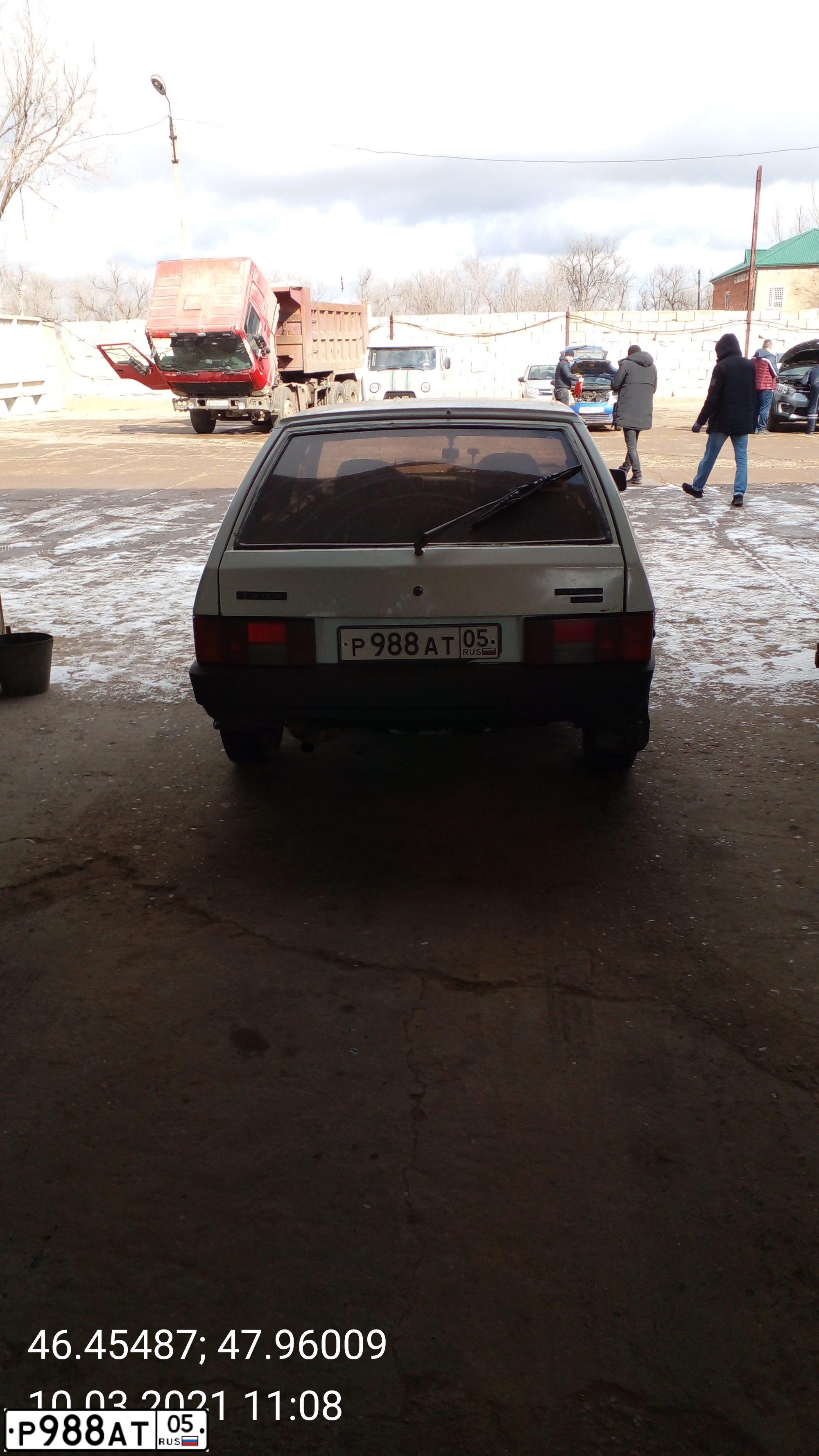 Фото автомобиля LADA 2109 SAMARA, 1999 — госномер У025УС177. Цвет: ЯРКО-БЕЛЫЙ