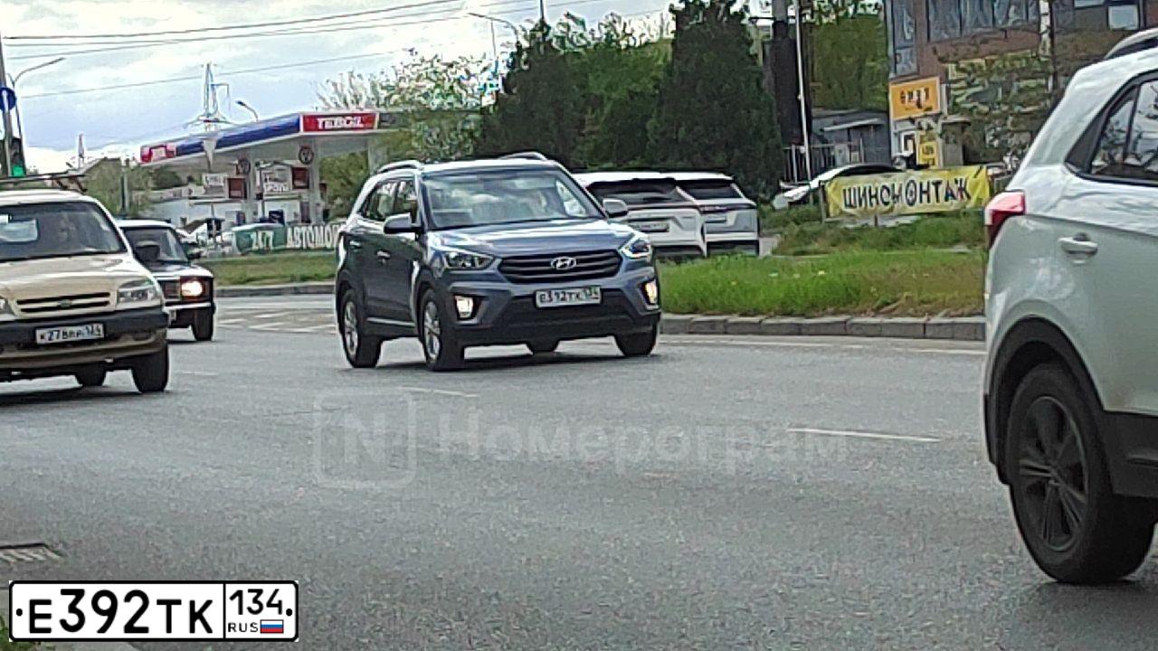 Фото автомобиля KIA RIO, 2019 — госномер Е662РТ08