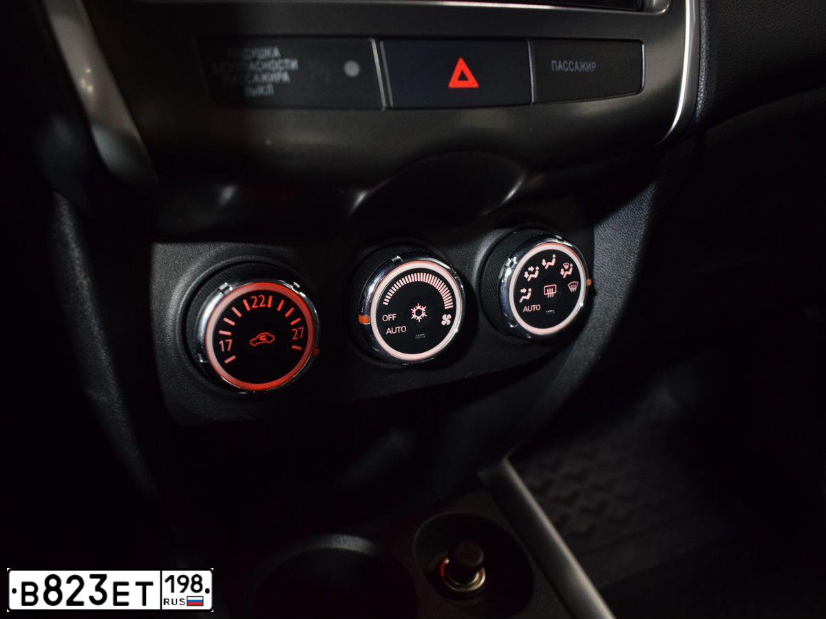 Фото автомобиля MITSUBISHI ASX, 2013 — госномер О595ОС178. Цвет: ЧЕРНЫЙ