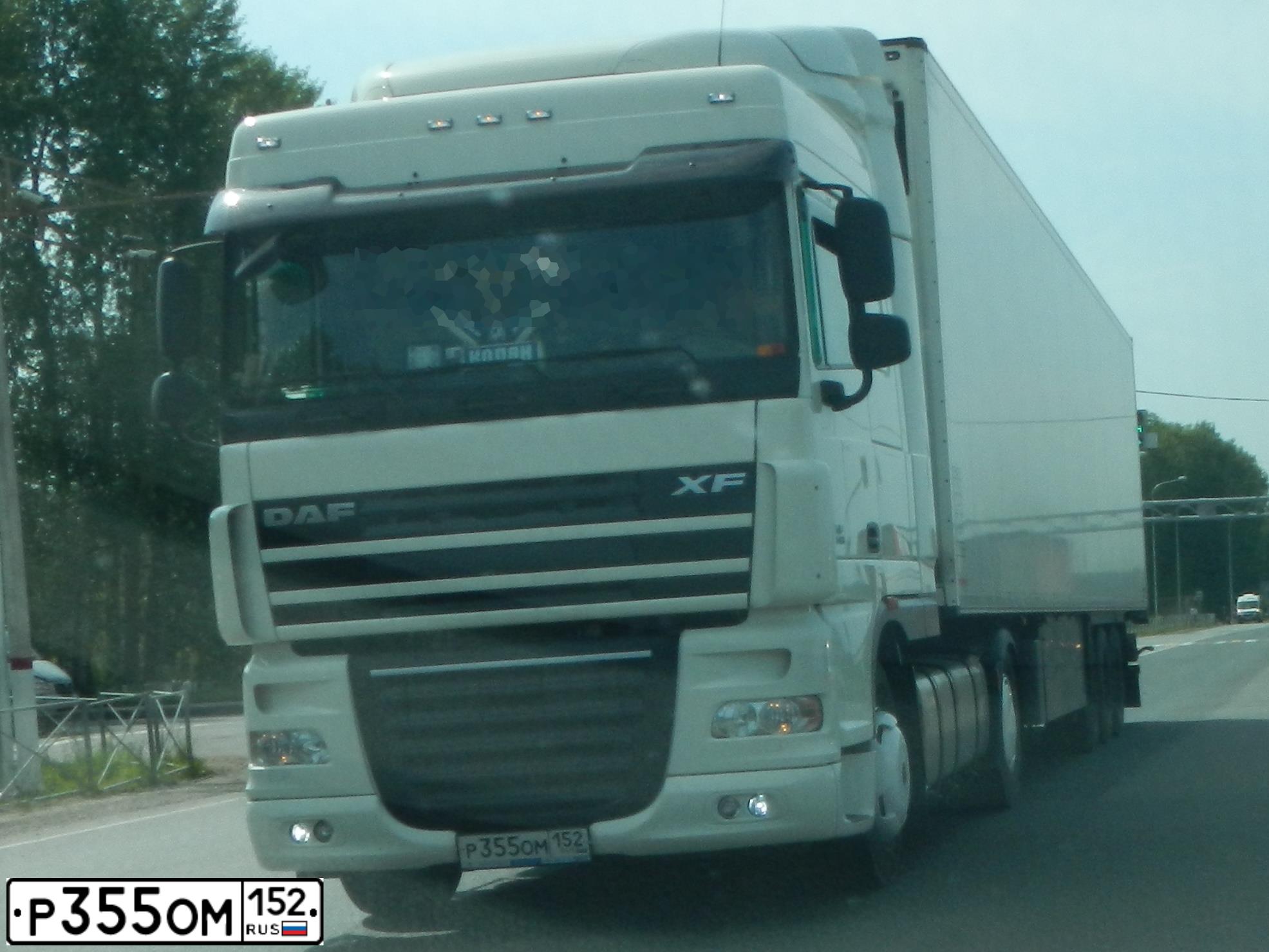 Фото автомобиля DAF XF 105 FT /4X2/, 2018 — госномер Р355ОМ152. Цвет: БЕЛЫЙ