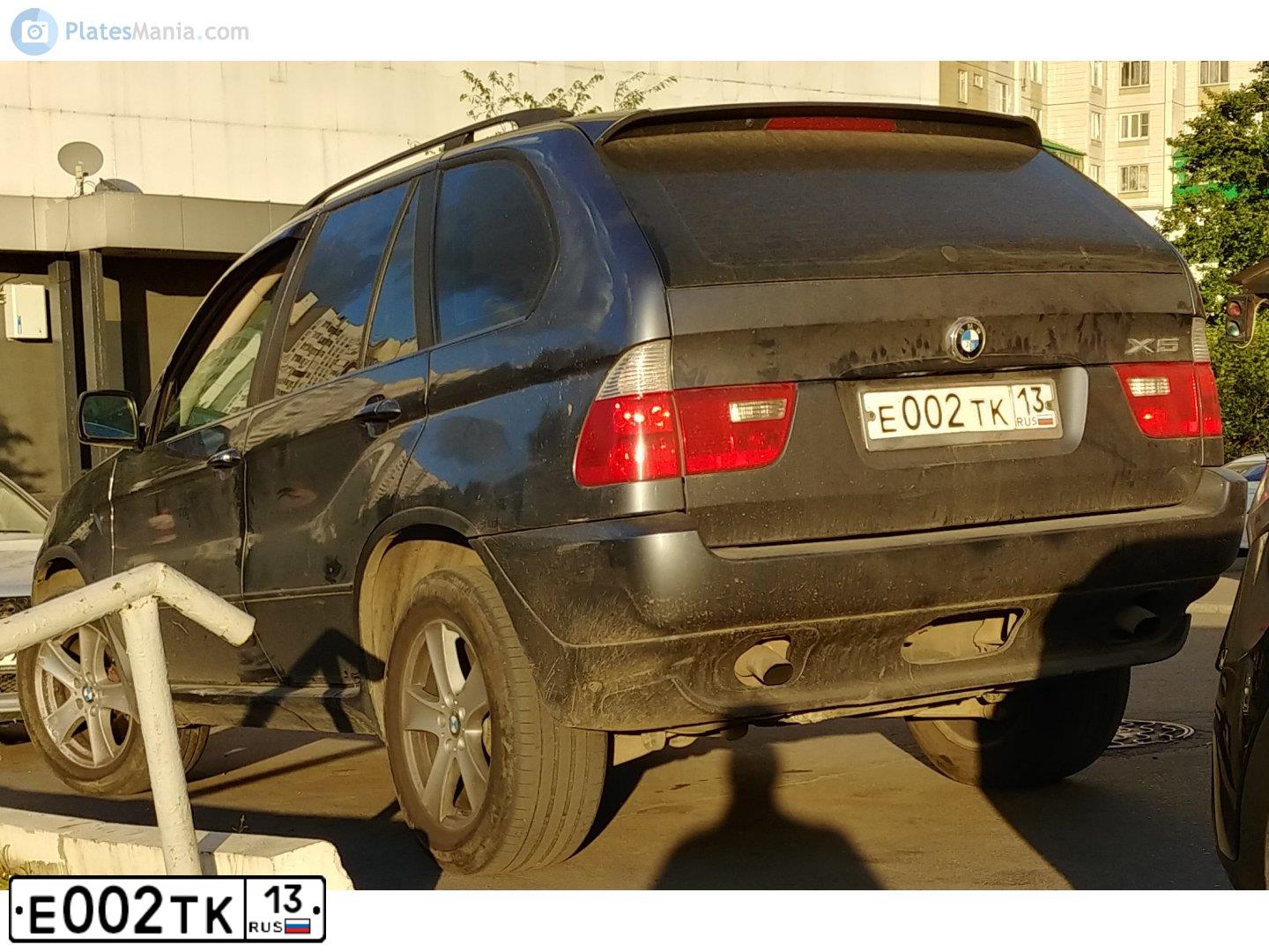 Фото автомобиля BMW X5, 2002 — госномер Е002ТК13. Цвет: ТЕМНО-СЕРЫЙ