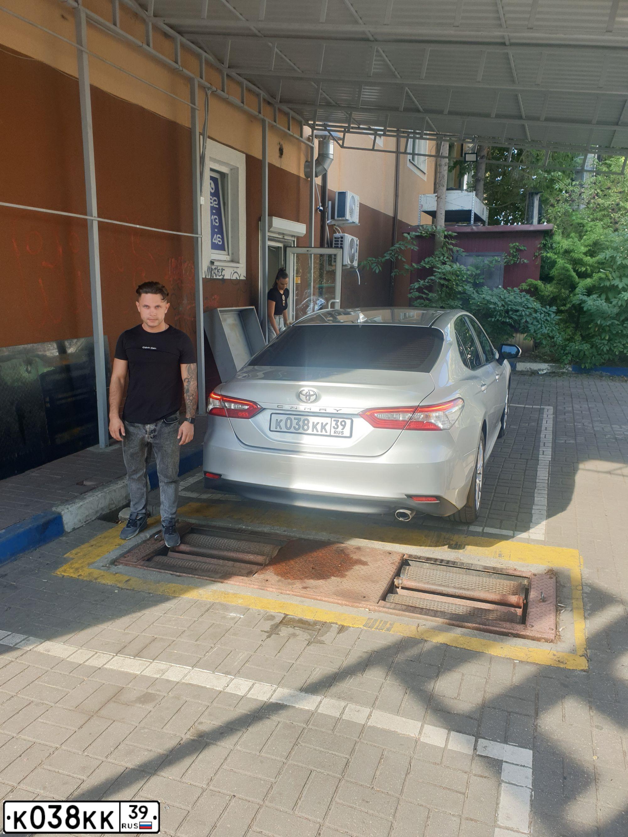 Фото автомобиля MERCEDES E-KLASSE, 2018 — госномер М932НР21. Цвет: ЧЕРНЫЙ