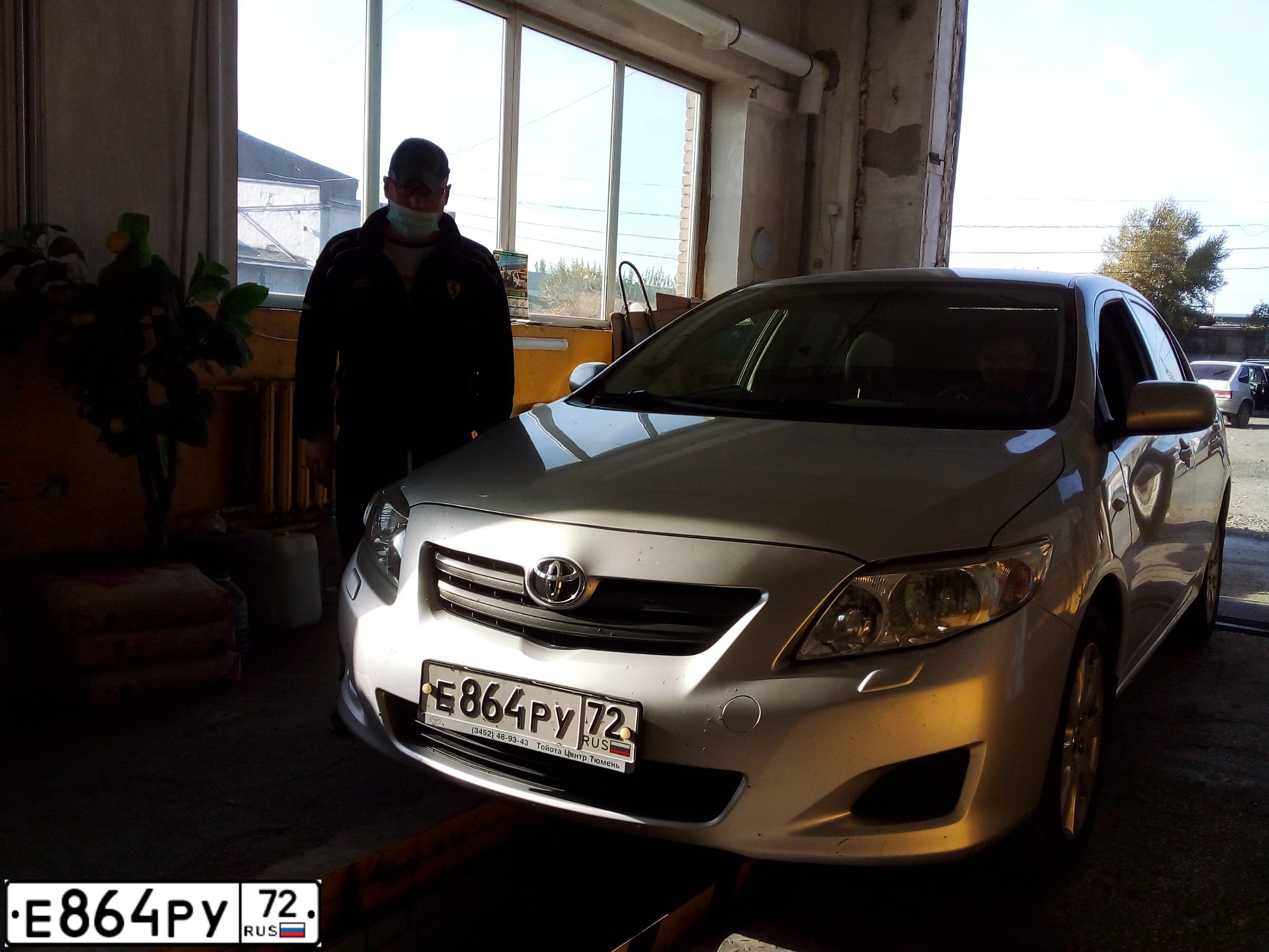 Фото автомобиля TOYOTA COROLLA, 2007 — госномер О089НМ45. Цвет: Серебристый