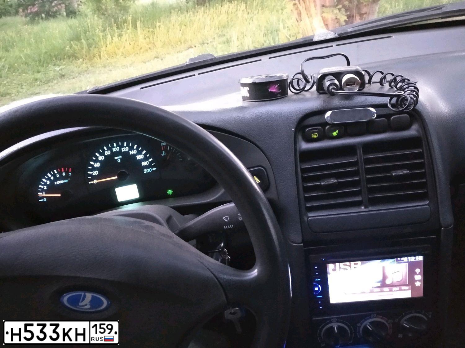 Фото автомобиля LADA 2112 LADA, 2007 — госномер Н533КН159. Цвет: ГРАФИТОВЫЙ МЕТАЛЛИК