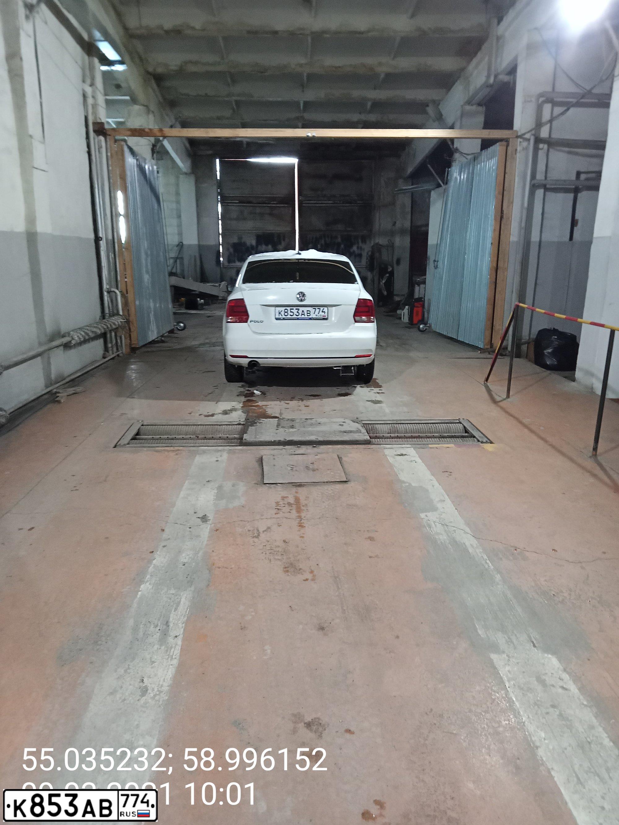 Фото автомобиля VOLKSWAGEN POLO, 2017 — госномер К853АВ774. Цвет: Белый