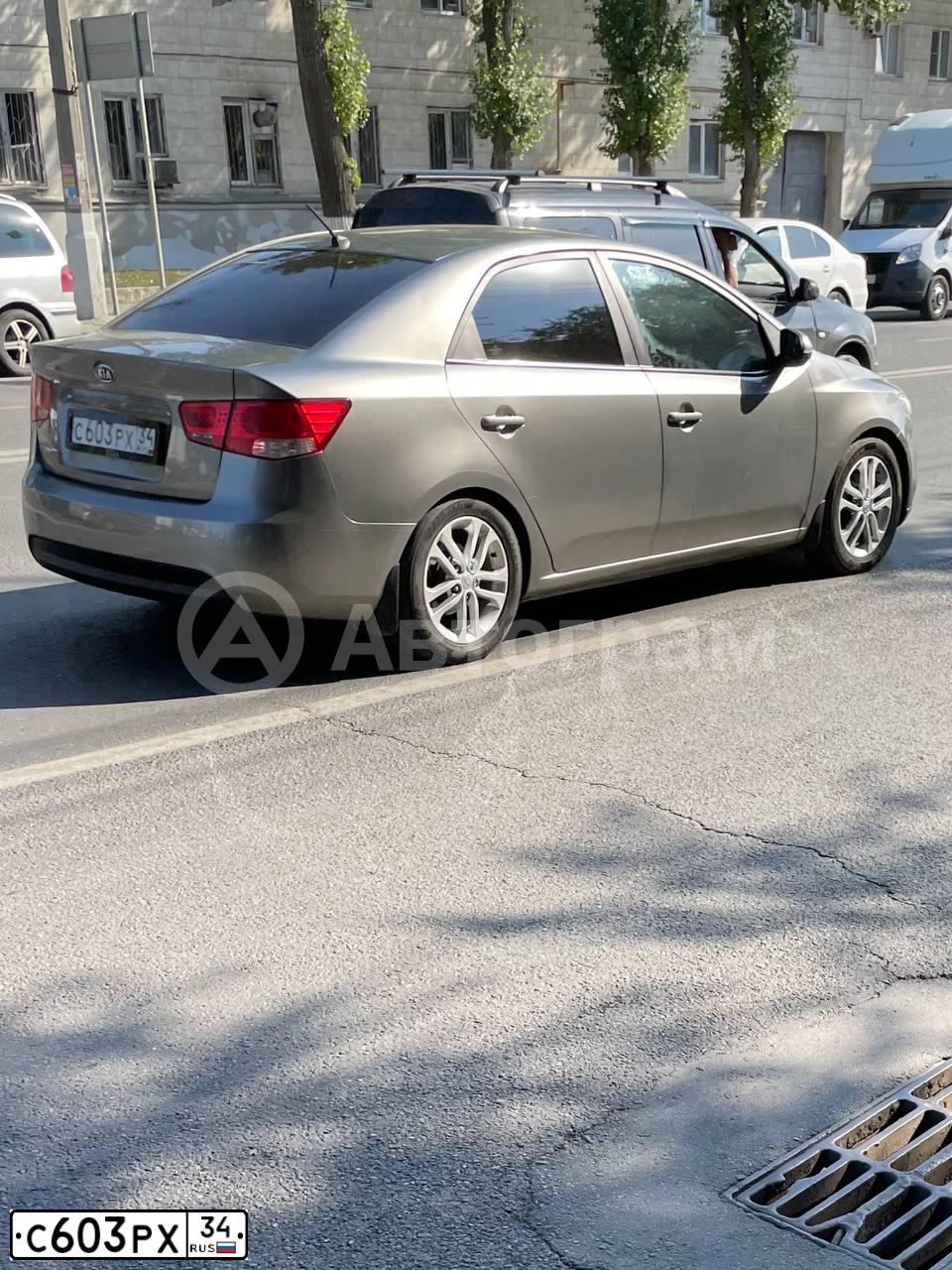 Фото автомобиля KIA CERATO, 2012 — госномер С603РХ34. Цвет: ПЕРЛАМУТ-СЕРЕБРИСТЫЙ