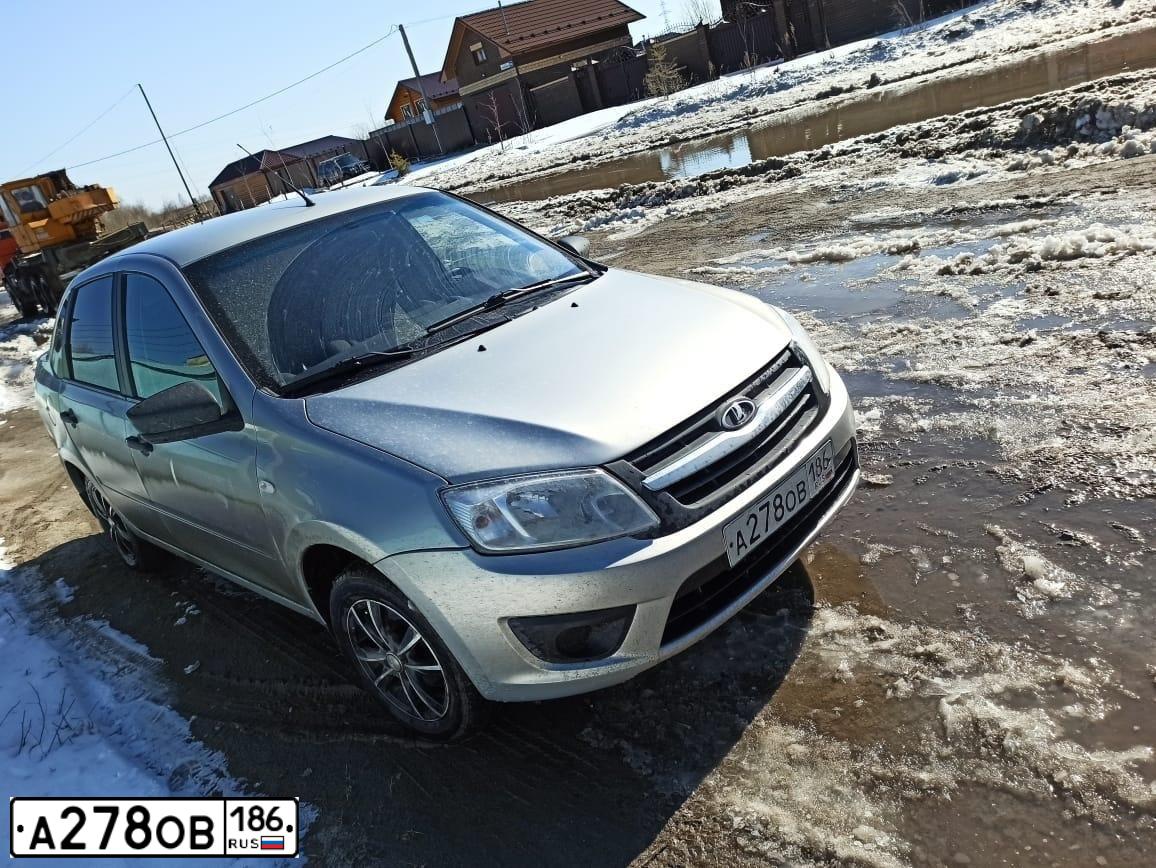 Фото автомобиля LADA 2190 GRANTA, 2018 — госномер Р321КР186