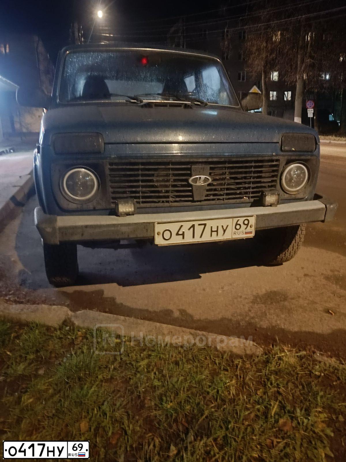 Фото автомобиля LADA 2121 NIVA, 2000 — госномер К686МК69. Цвет: Сине-зеленый