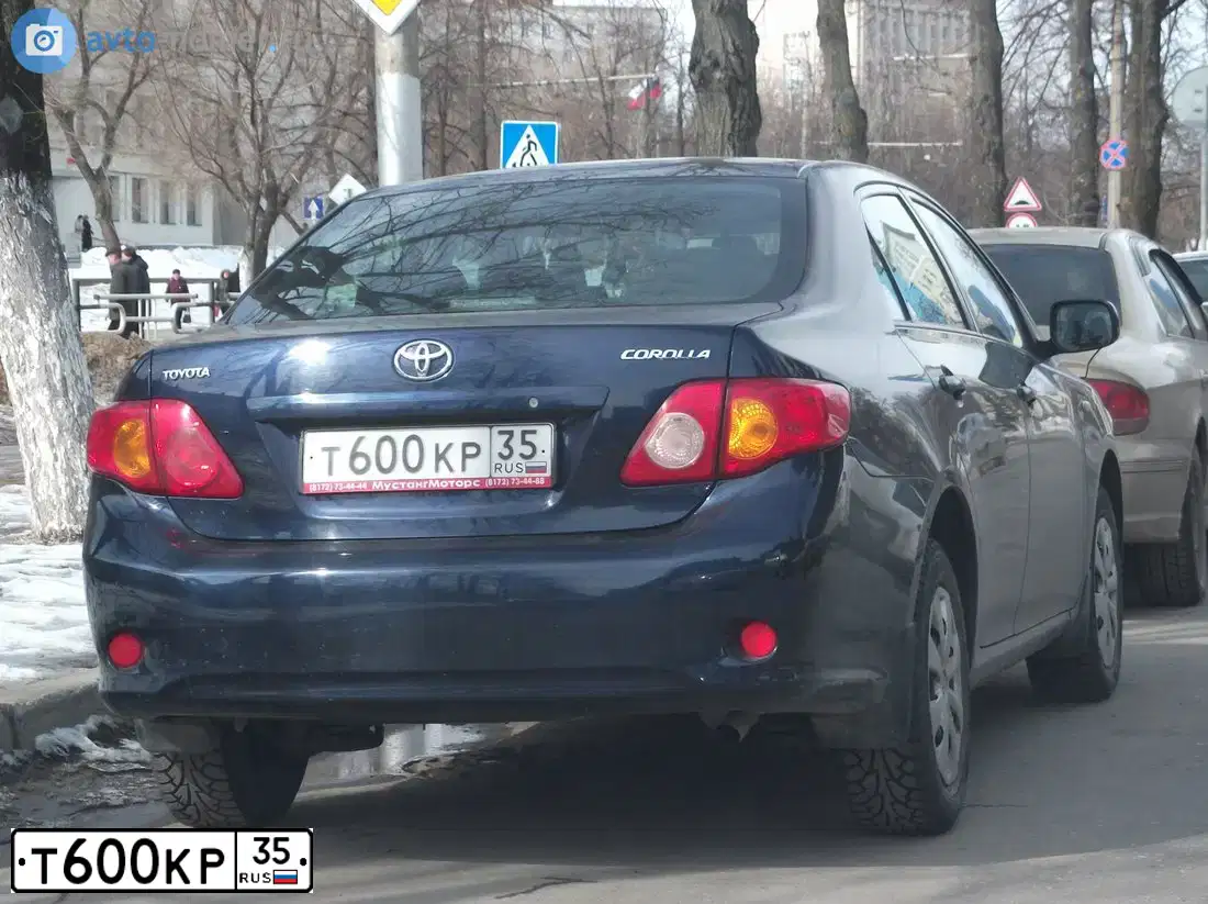 Фото автомобиля TOYOTA COROLLA, 2006 — госномер Т600КР35. Цвет: ТЕМНО-СИНИЙ