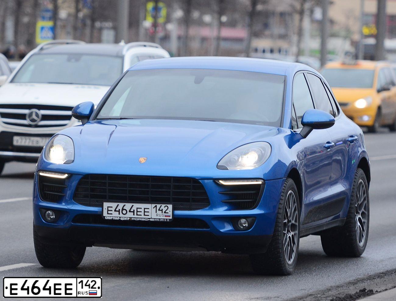 Фото автомобиля PORSCHE MACAN, 2015 — госномер Н840ЕР82. Цвет: синий
